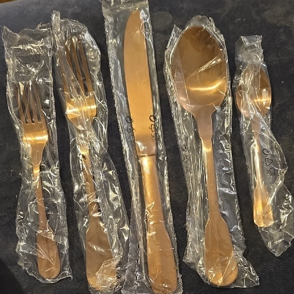 Madrid 5 Pc. Gold Set, Service For One By Canvas Home